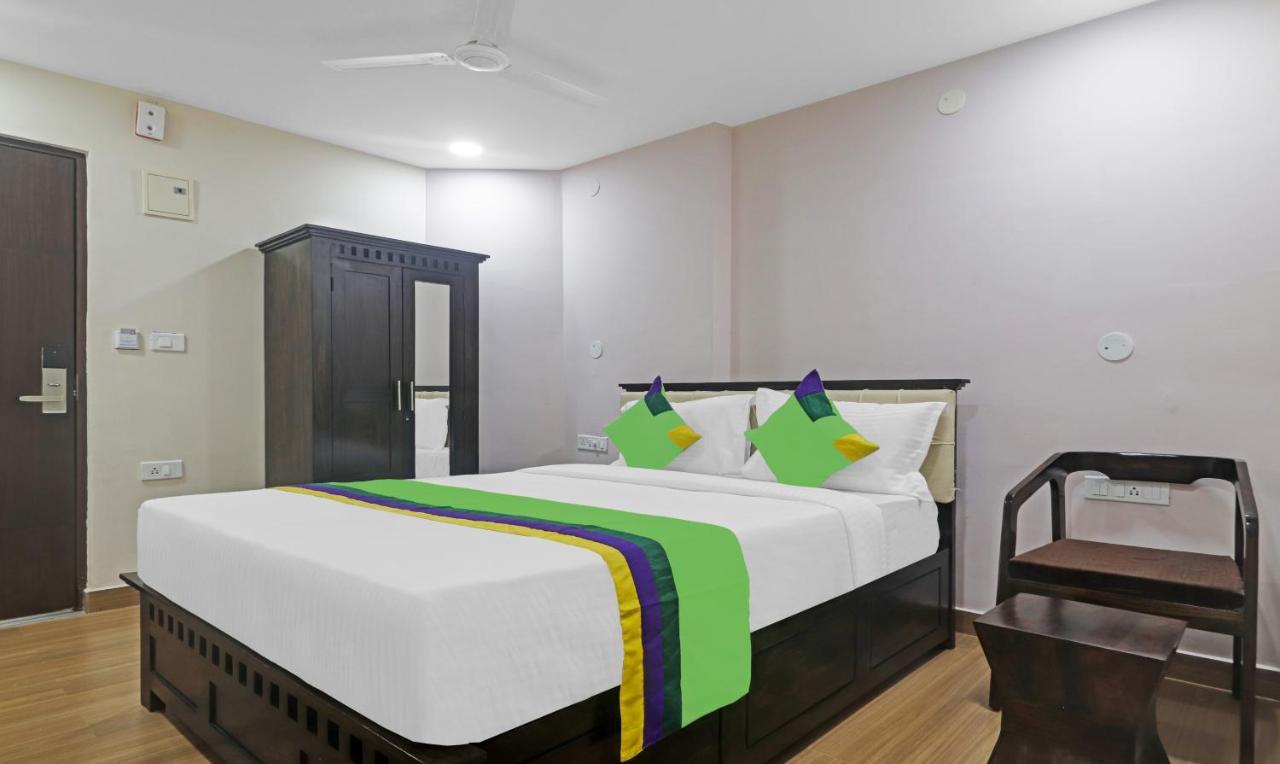 Treebo Purple Square Hotel Hyderabad Exterior photo