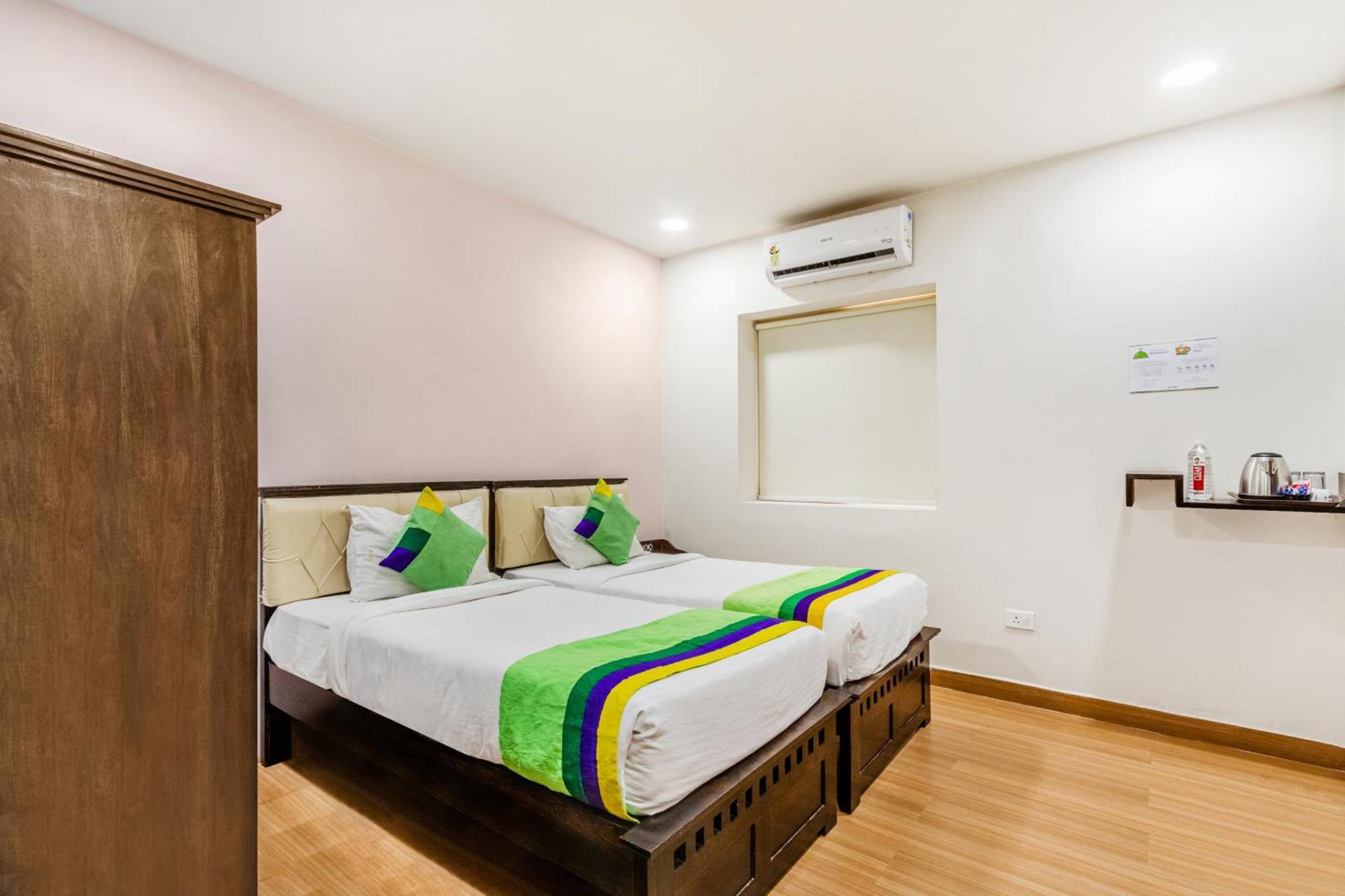 Treebo Purple Square Hotel Hyderabad Exterior photo