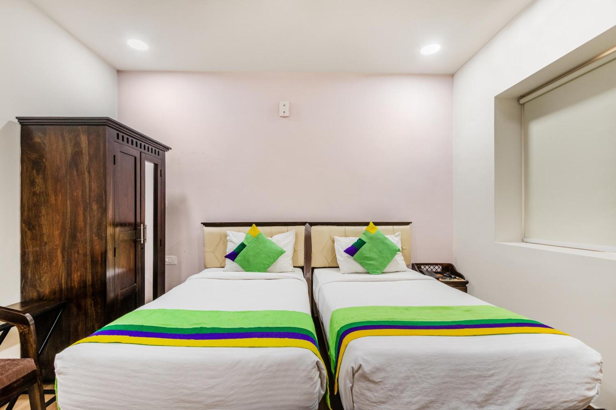 Treebo Purple Square Hotel Hyderabad Exterior photo