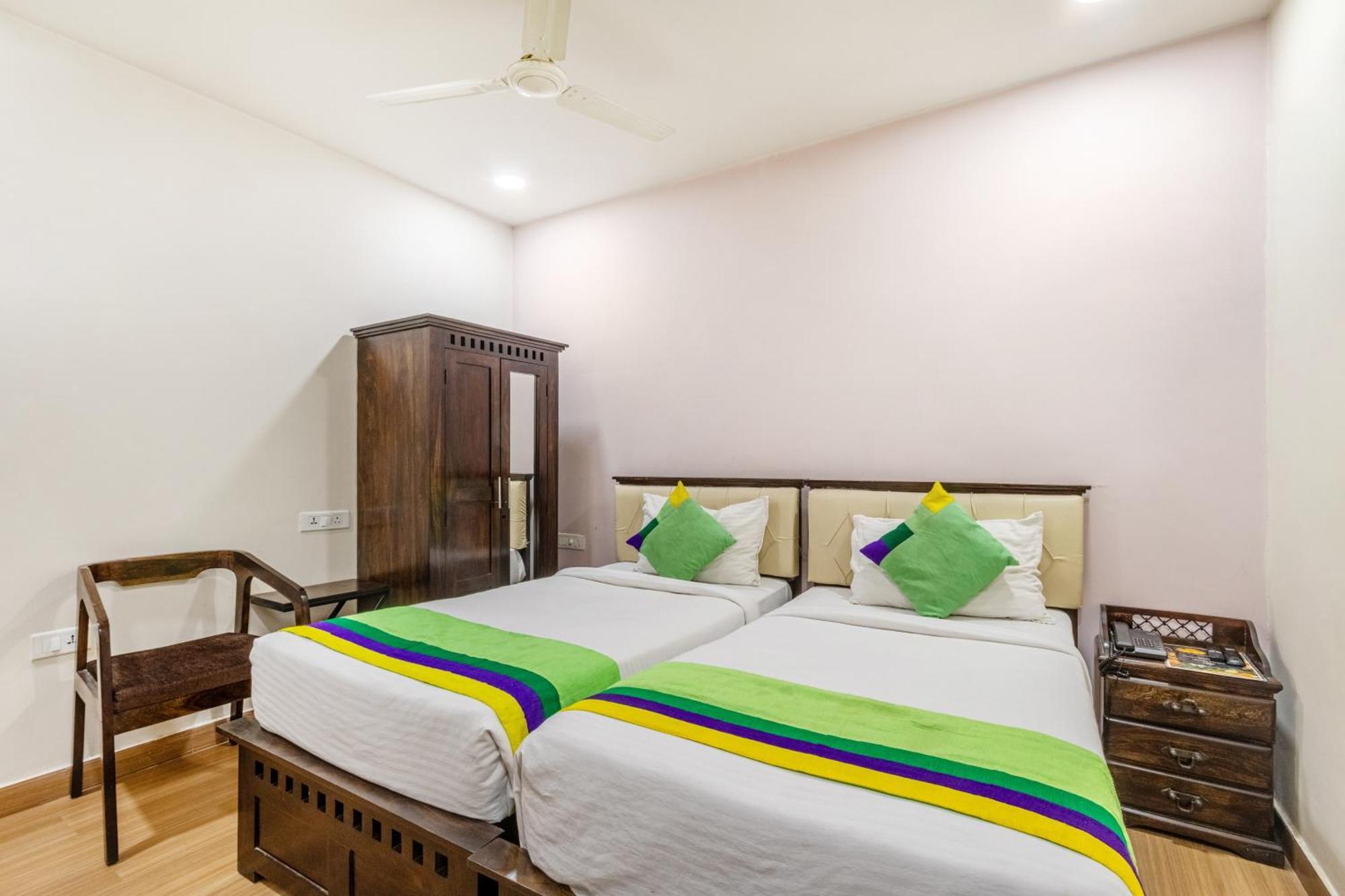 Treebo Purple Square Hotel Hyderabad Exterior photo