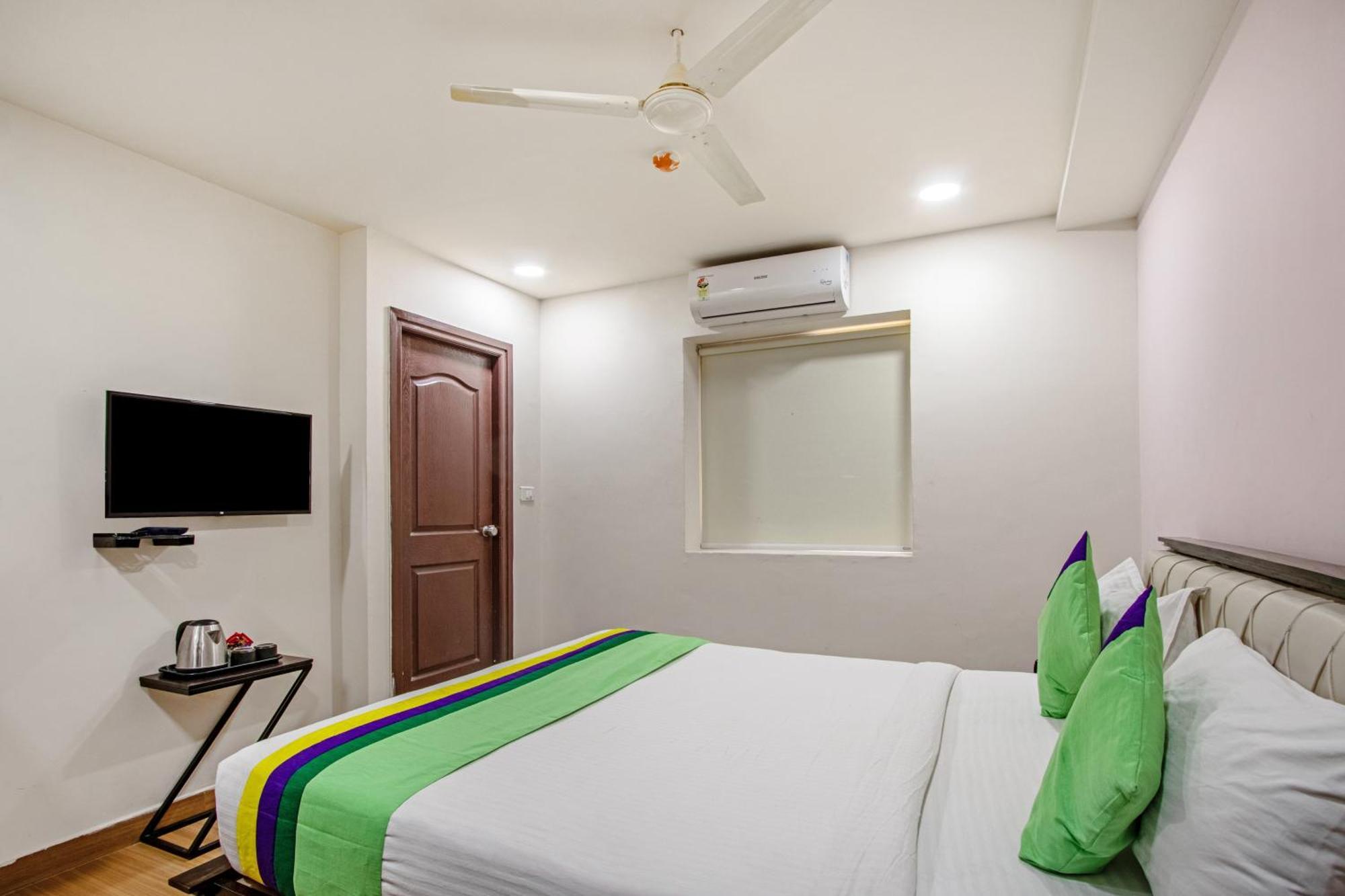 Treebo Purple Square Hotel Hyderabad Exterior photo