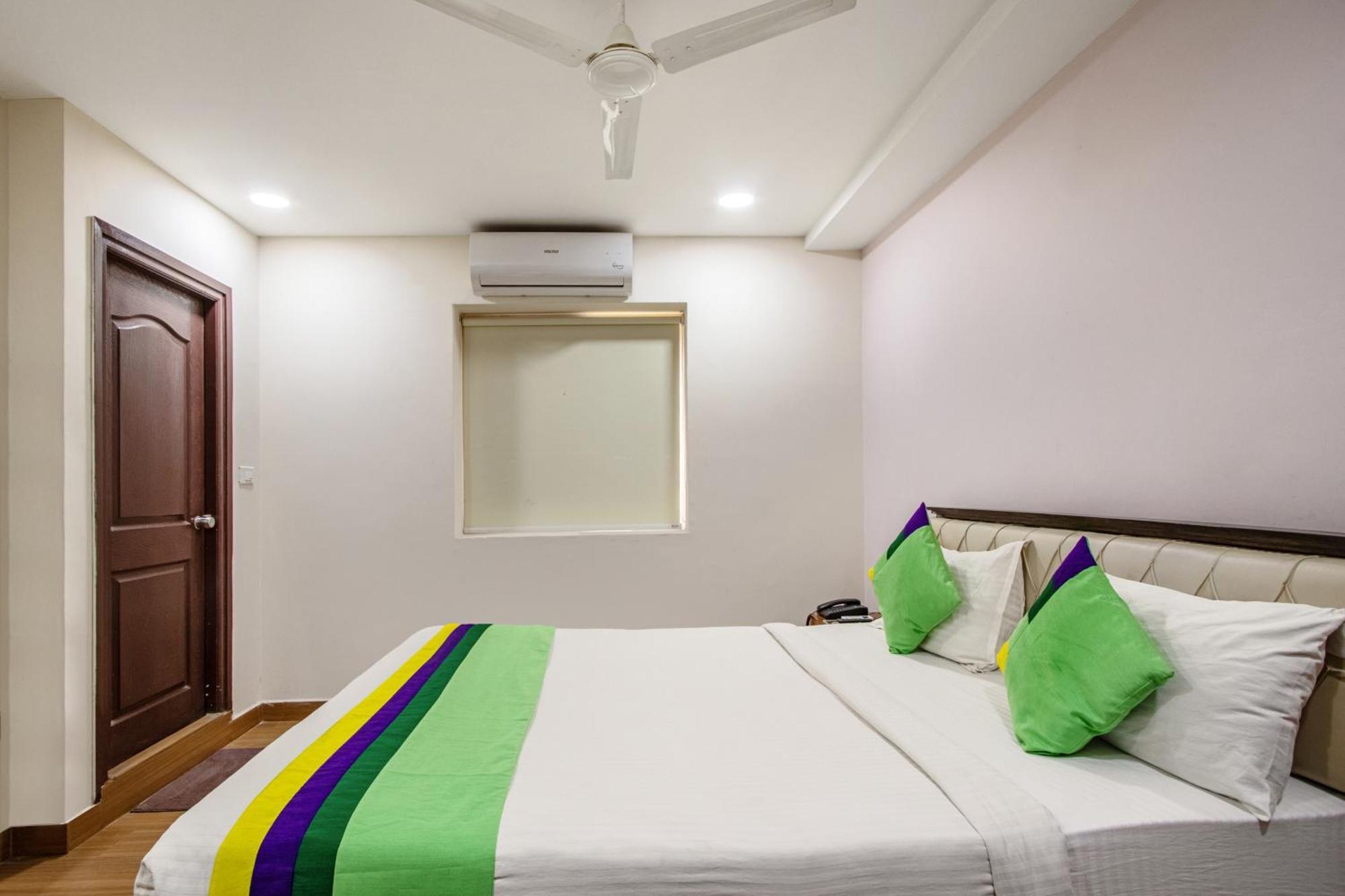 Treebo Purple Square Hotel Hyderabad Exterior photo
