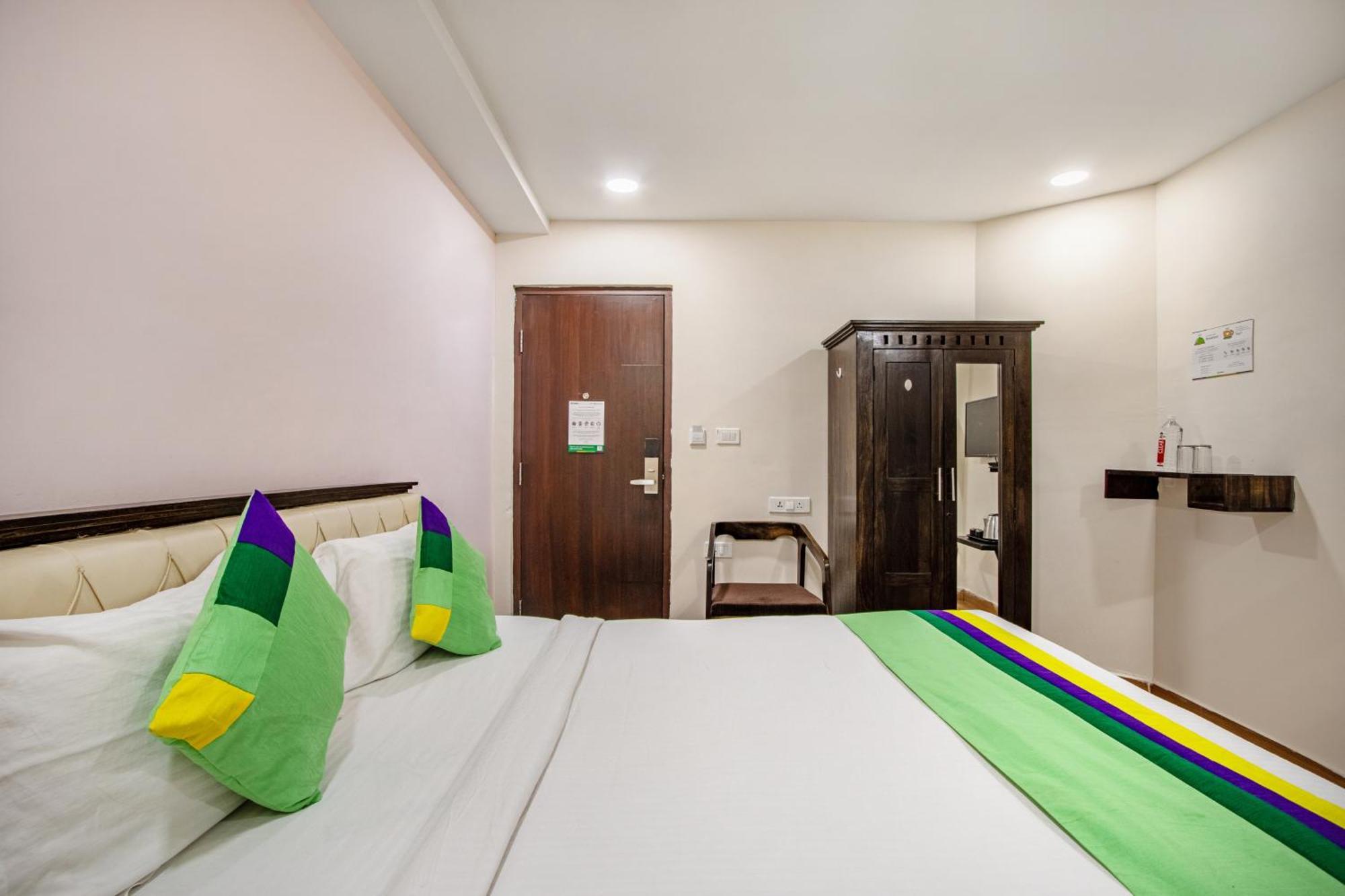 Treebo Purple Square Hotel Hyderabad Exterior photo